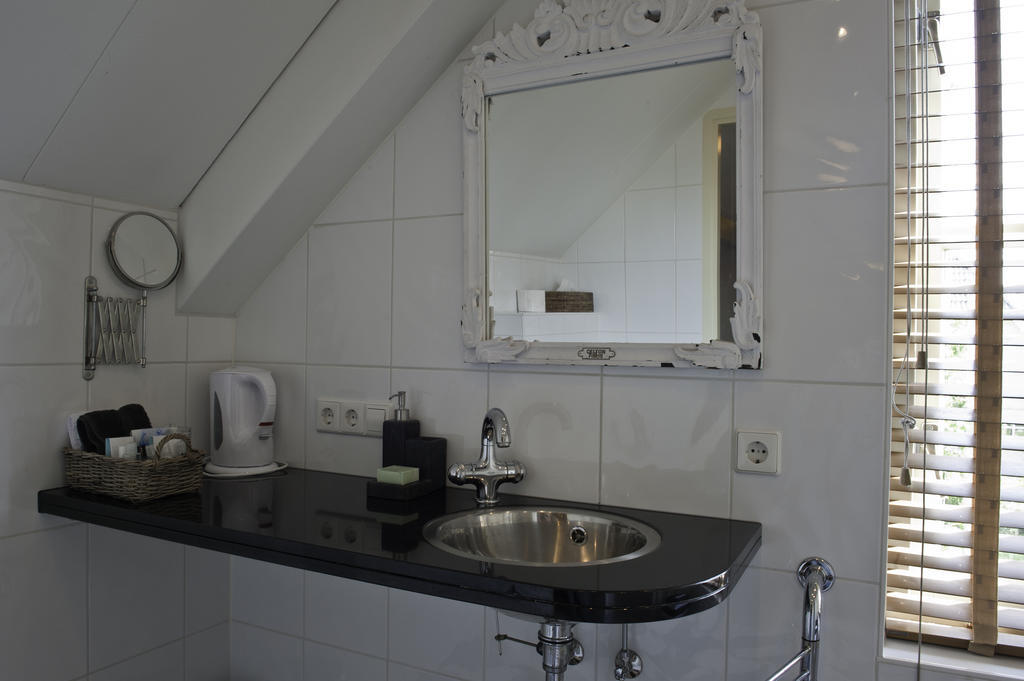 Bed&Breakfast Het Winterkoninkje Zuid-Scharwoude Стая снимка