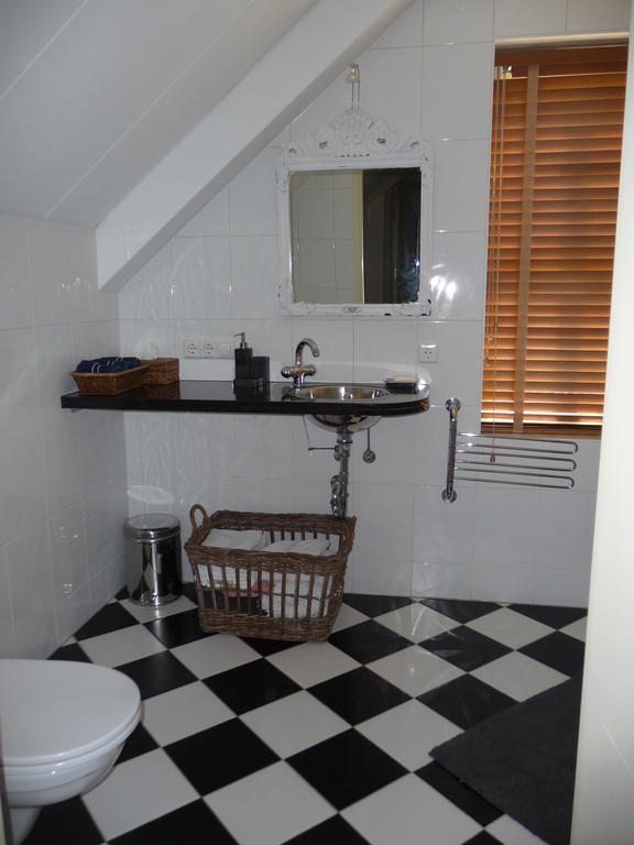 Bed&Breakfast Het Winterkoninkje Zuid-Scharwoude Стая снимка